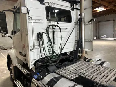 Used 2021 VOLVO VNR42T300 Conventional trucks California US | Ben Kaplan Equipment #1402920