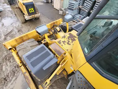USED 2001 KOMATSU WD600-3