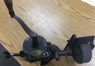 2793-385 Antique Hand Crank Operated Grinding Machine Circa 1900 Best Maide #1