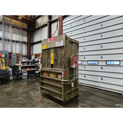 Used Piqua Manufacturing 15HP Vertical Hydraulic Compactor Baler