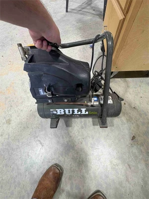 Used 2005 FINI AIR COMPRESSOR Tank Mounted Air Compressors Texas US | MachineryMax #1249142