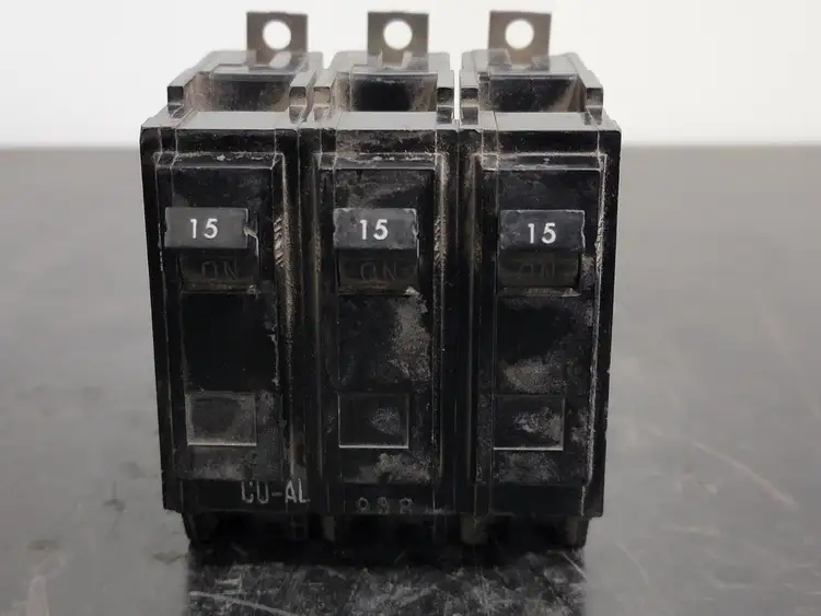 Used GENERAL ELECTRIC THQB32015 Switchgears British Columbia CA | Lenmark #243036