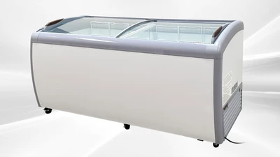 171-0402 71" Curved Lid Self Contained Chest Freezer