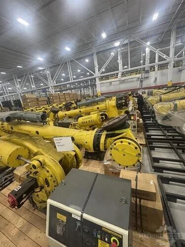 Used 2014 FANUC M-900IA/400L Robots Michigan US | RAB Industries, Inc. #184568