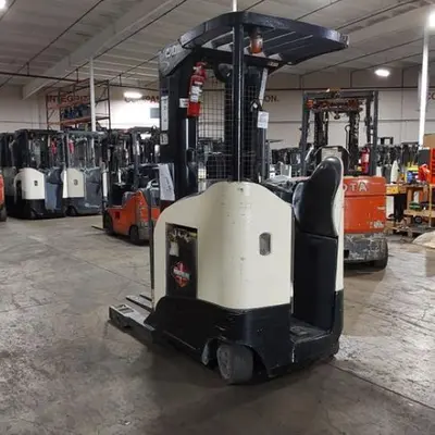 USED 2018 CROWN RR5725-45