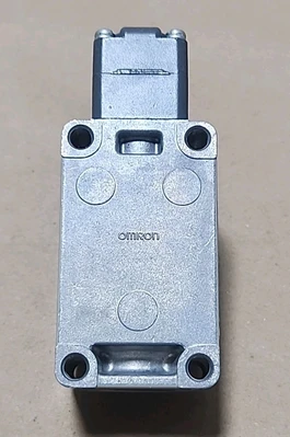 NEW Omron 5089