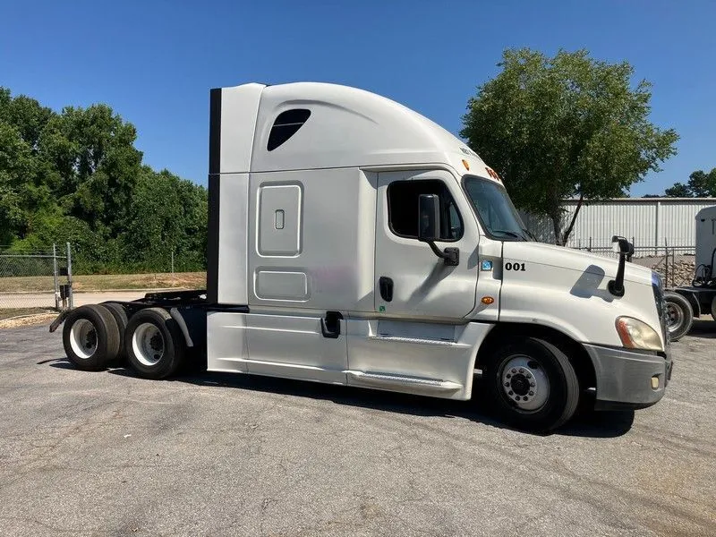 USED 2015 FREIGHTLINER CASCADIA 125