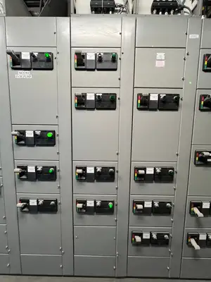 Advantage 2100 MCC, 600V, 3-Ph, 1200A, 11 Sections