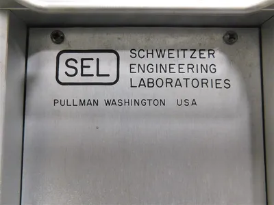 SEL SEL-121-4 Distance Relay Fault Locator 85-200V AC-DC 0.15A 60Hz Used