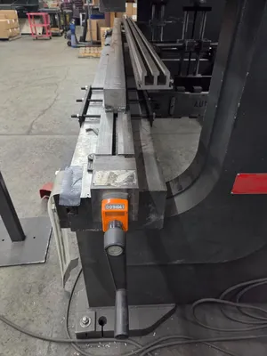 USED 2011 STANDARD INDUSTRIAL AB325-12