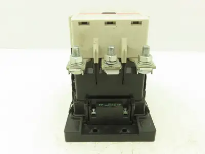 Fuji SC-N8 (180) Motor Starter Contactor 3-Pole 150Hp 180A 600V 120V Coil AC/DC