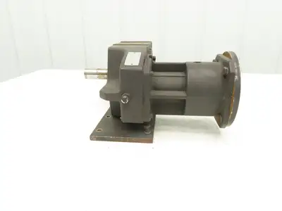 FG220S01 Gearbox Reducer 9.864 Ratio Dual Output Shaft IEC 63 Motor Adapter