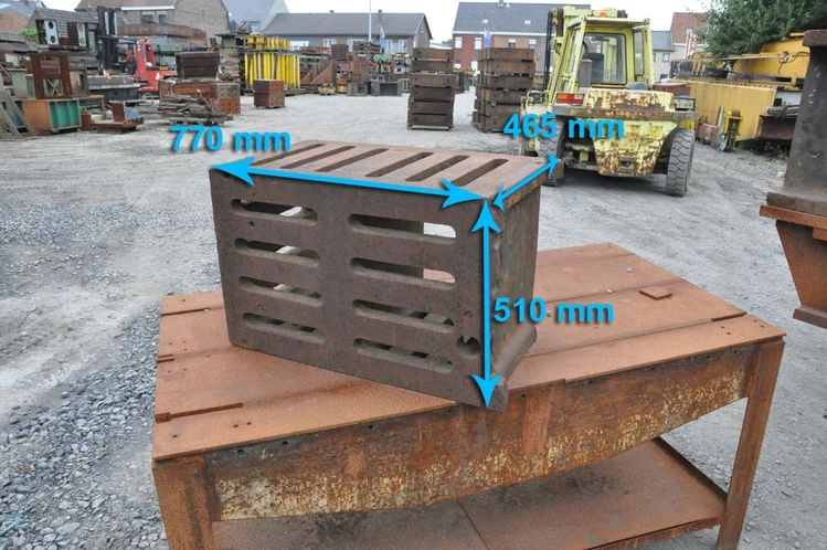 Used CLAMPING BLOC 770 X 510 X 465 MM Angle Plates BE | Apt International N.V #366361
