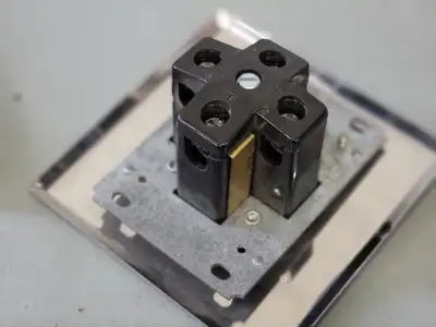 30A 125/250V Flush Mount Receptacle