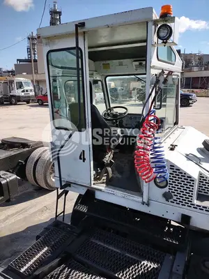 USED 2006 YARDSPOTTER TJ500