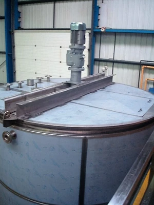 25000 L S/S Zero Pressure Jktd Encl Tank