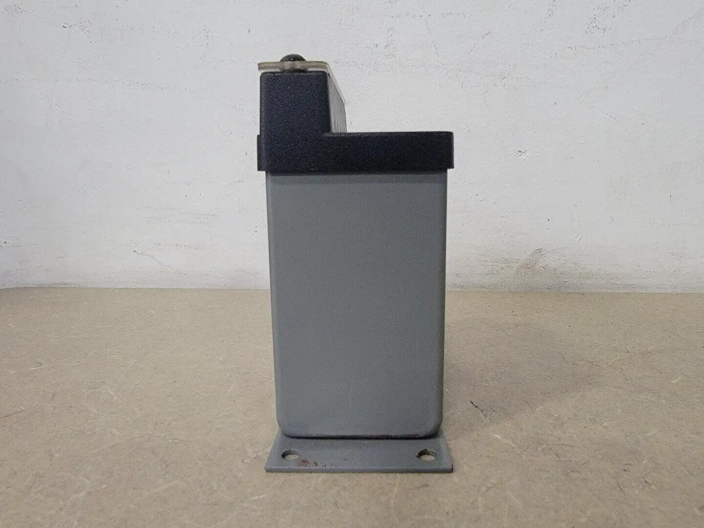 NEW SQUARE D CLE-202001