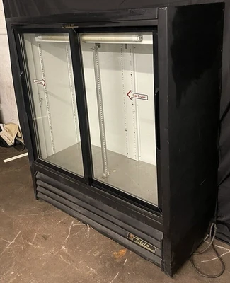 174-0082 True GDM-41SL-54 2 Glass Door Self Contained Cooler