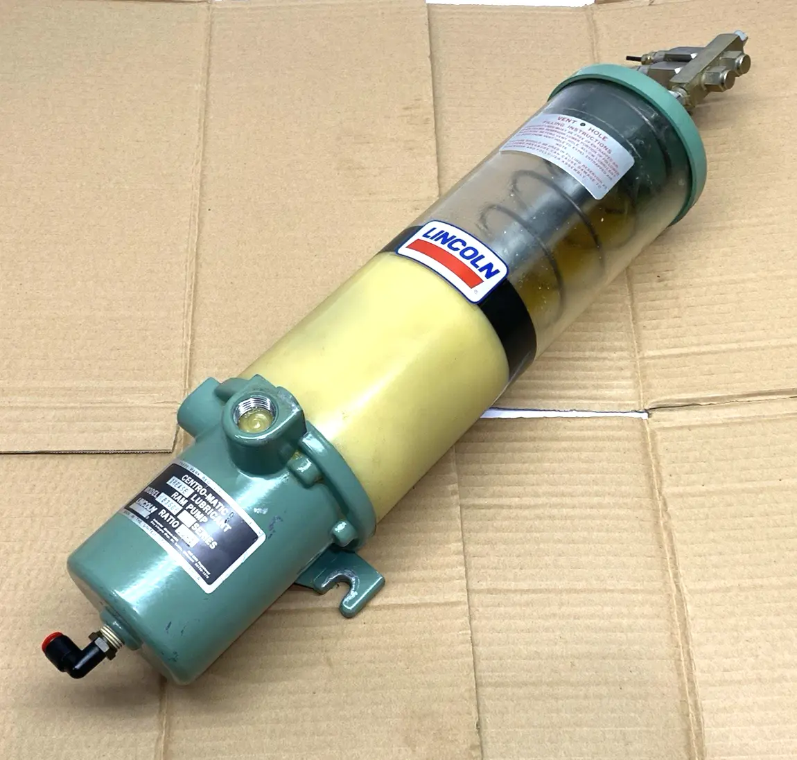 USED LINCOLN SERIES E CENTRO-MATIC GREASE LUBRICANT RAM PUMP, 20-1 RATIO