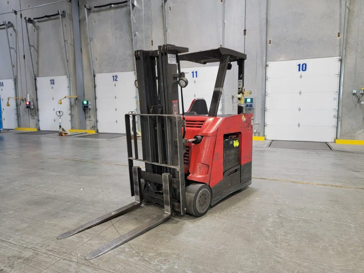 Used RAYMOND 425-C40TT Misc Forklifts British Columbia CA | Lenmark #237713