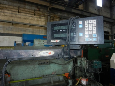 KENT 9" x 48" MILLING MACHINE