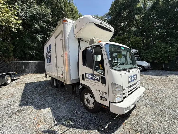 Used 2019 ISUZU NQR Reefer Trucks Florida US | Truck and Van Outlet #1509201