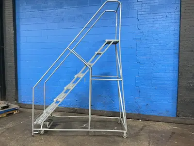 Used _UNKNOWN_ _UNKNOWN_ Ladders Ohio US | HGR 24 #1373309