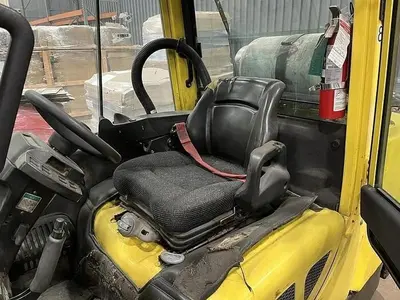 2019 12,000 POUND HYSTER MODEL S120FTPRS ENCLOSED CABIN ROLL CLAMP FORKLIFT