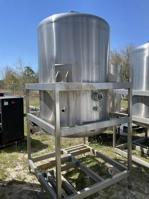 USED Holland & Son 500 Gallon