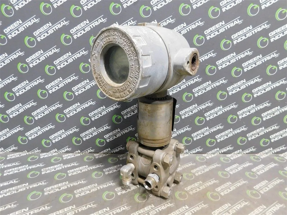Solartron Schlumberger PG3040-100-18-21-19-XX-13 Pressure Transmitter 30VDC Used