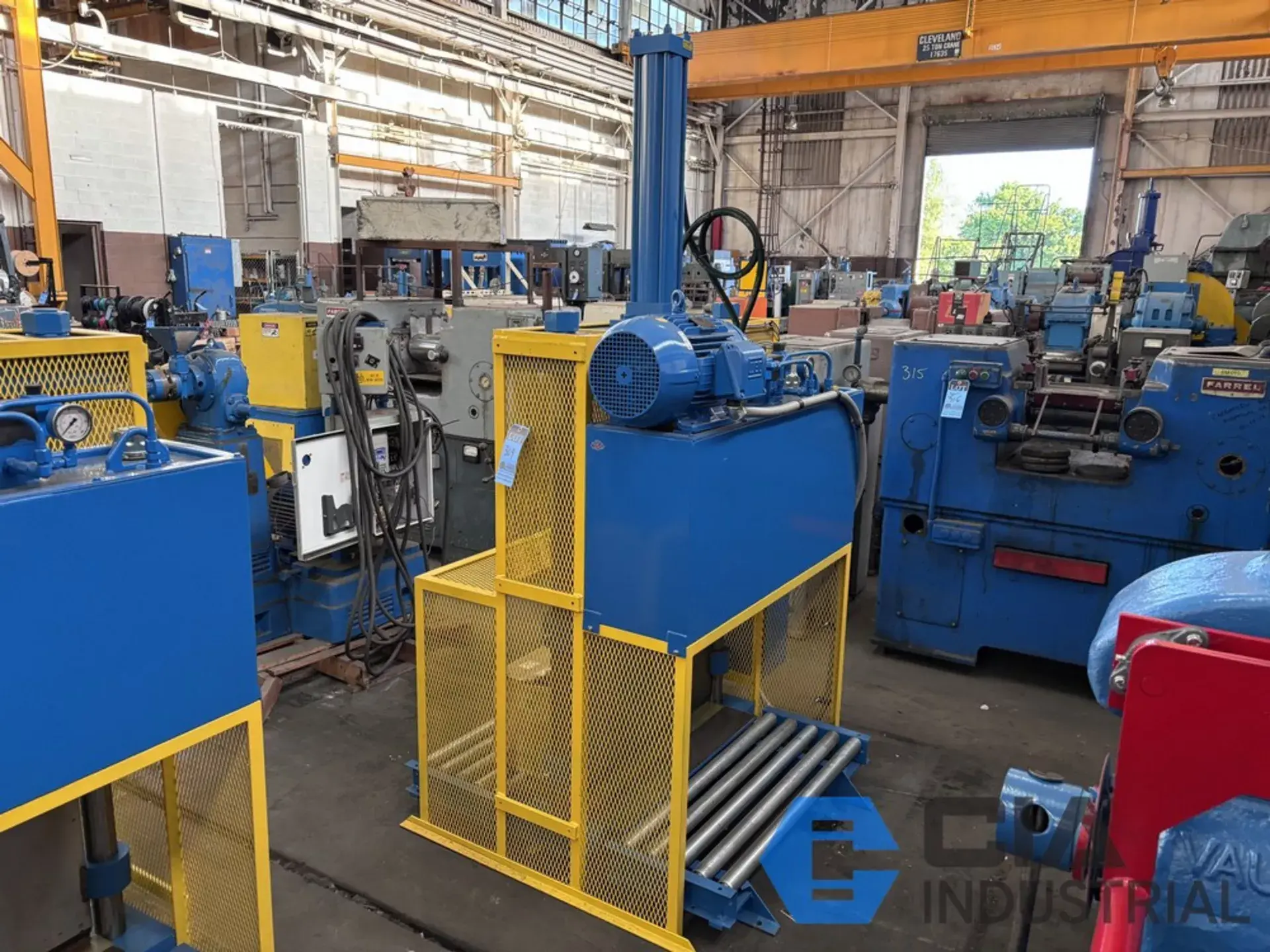 RCM 32" Hydraulic Rubber Bale Cutter