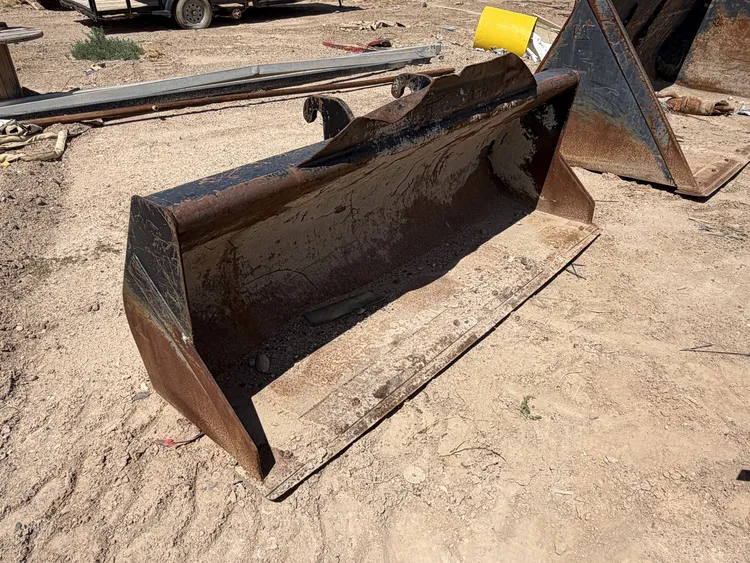 Used _UNKNOWN_ _UNKNOWN_ Multipurpose Buckets Texas US | Miedema Asset Management Group #1312897
