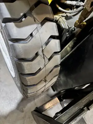 Used 2023 Yale GLP050VXN Internal Combustion Forklifts: Pneumatic Tire New York US | United Lift #1693421