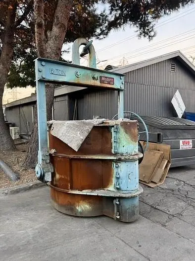 Used MODERN 6 TON LIP POUR LADLE Foundry Ladles California US | World Equipment and Machine Sales #394738