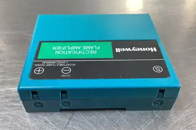 USED Honeywell R7847 A 1033 RECTIFICATION FLAME AMPLIFIER