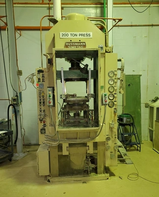 Bussman Simetag Hydraulic Compacting Press, 220 ton