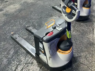 Used CROWN WP303545 Pallet Jacks Ohio US | HGR 24 #1285680