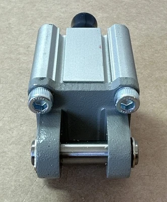 NEW SMC CDQ2D32-10DCMZ