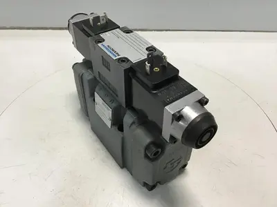 USED MANNESMANN REXROTH 4WEH10E42/6AG24NTZ4