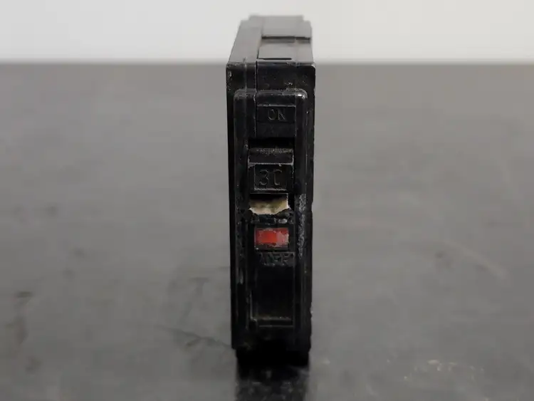 Used SQUARE D QO130 Switchgears British Columbia CA | Lenmark #242954