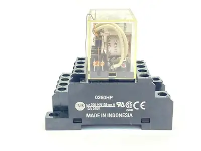 700-HN139,700-HF34Z24 | Allen-Bradley 700-HN139 Ser A Relay Base w/ 700-HF34Z24 Ser B Relay - Used