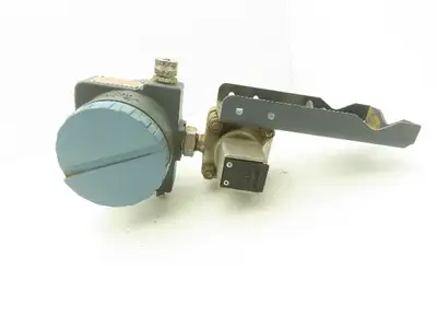 Foxboro 821GM-IS1NH2 EW Electronic Pressure Transmitter 65VDC 600PSI W/Bracket