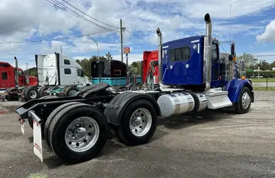USED 2025 KENWORTH W900