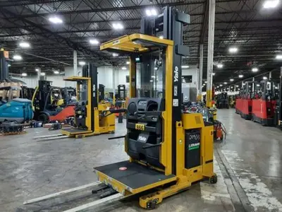 USED 2023 YALE OS030