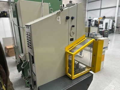 Used 2002 HARE 8HP Hydraulic Presses GB | Charter Auctions #1398532