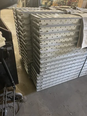 60 pcs UNEX 132” Box/Case/Carton Knuckled SpanTrack Roller Conveyor 9-1/2”