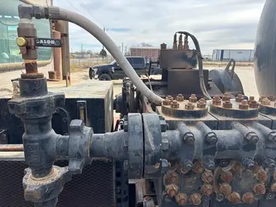 USED 1998 ENERFAB ACID TRUCK