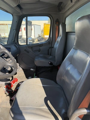 Used 2007 FREIGHTLINER BUSINESS CLASS M2 24' BOX TRUCK Box trucks Ohio US | Miedema Asset Management Group #1709374