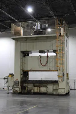 1999 KOMATSU L2M300-3BM Stamping Press | Levy Recovery Group (30)