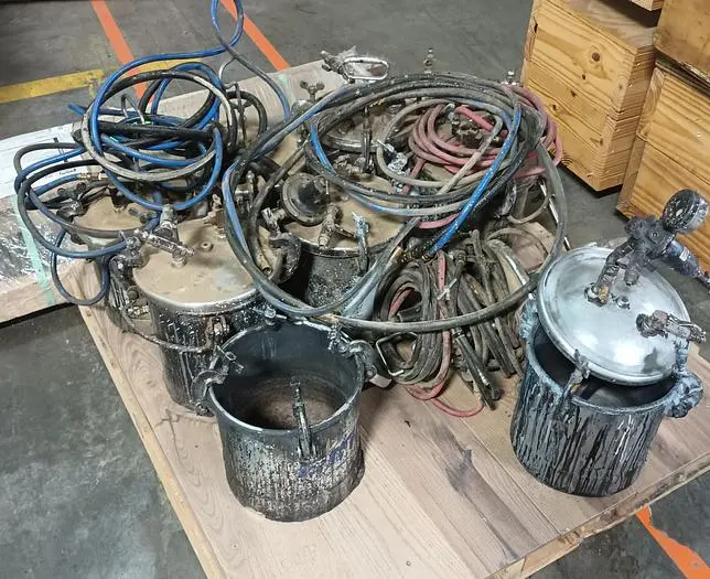 Used (8-10) 1-GALLON PRESSURIZED SPRAY POTS W/ LIDS AND ACCESSORIES _UNKNOWN_ Spray Machines North Carolina US | Pruitt Machinery #716475
